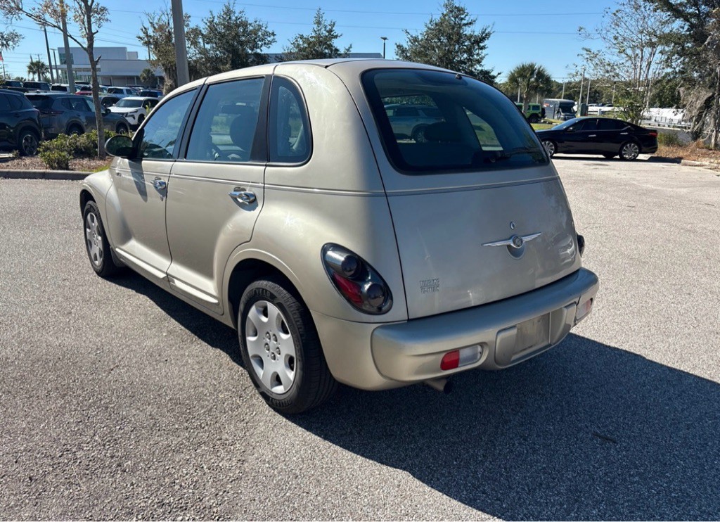 2005 Chrysler PT Cruiser Image 7