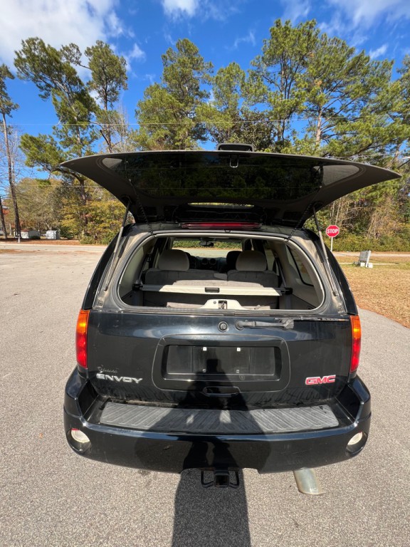 2006 GMC Envoy Image 16