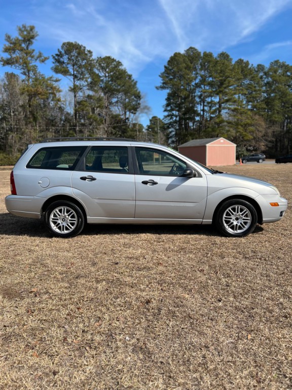 2005 Ford Focus Image 4