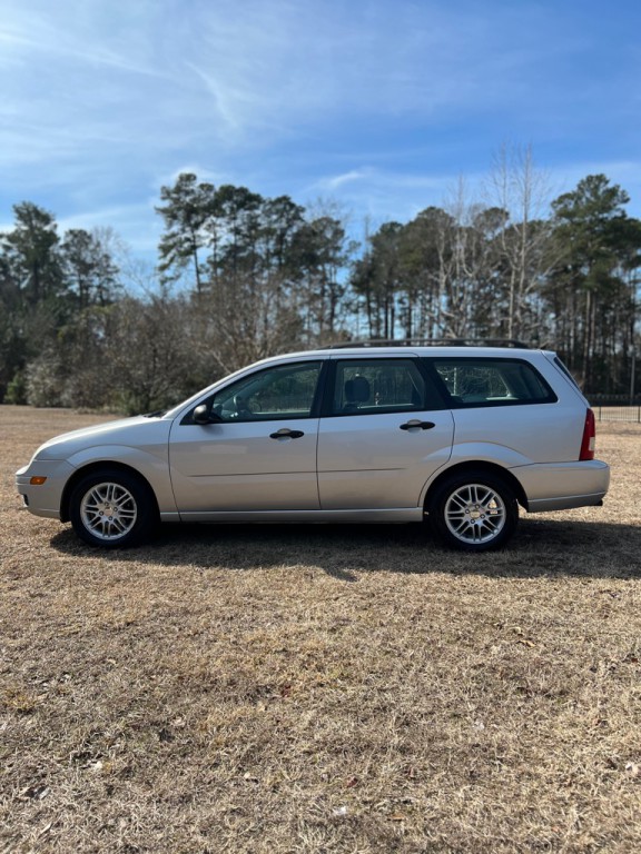 2005 Ford Focus Image 8