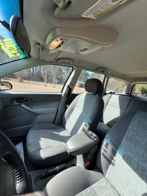 2005 Ford Focus Image 14