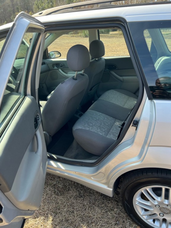 2005 Ford Focus Image 15