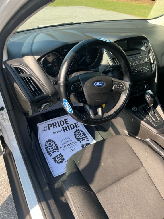 2016 Ford Focus Image 10