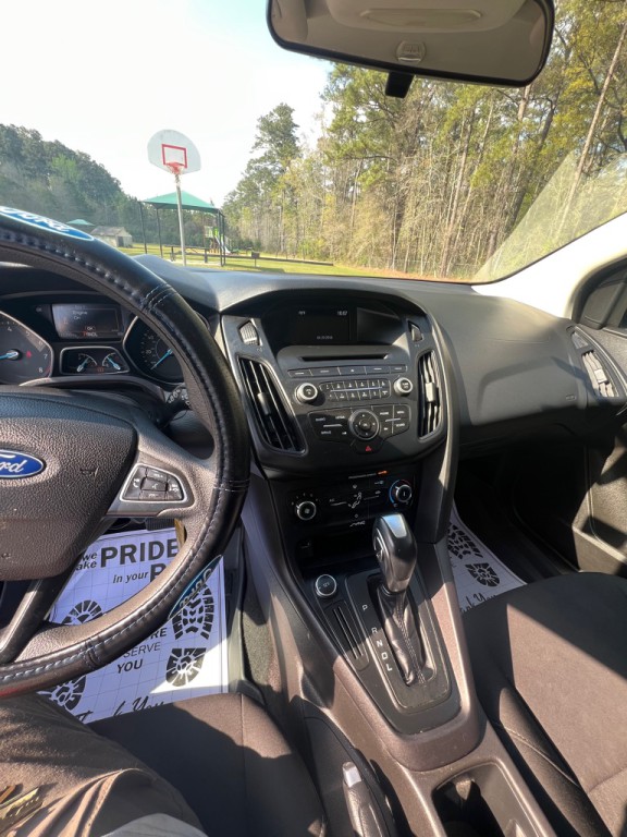 2016 Ford Focus Image 12