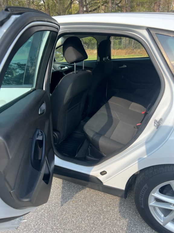 2016 Ford Focus Image 13