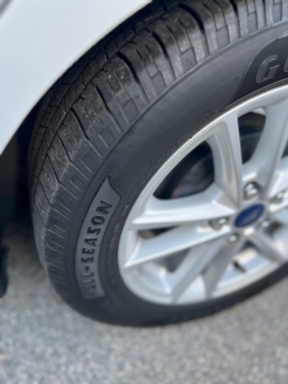 2016 Ford Focus Image 17