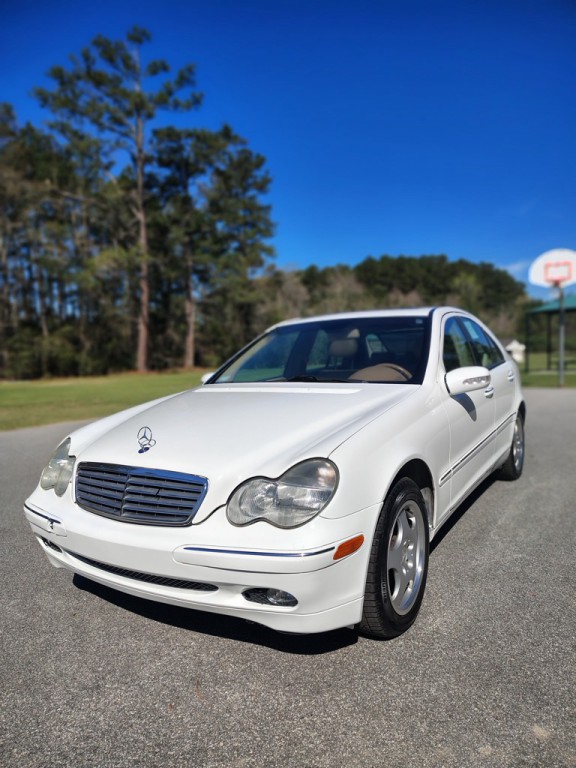 2003 Mercedes-Benz C-Class Image 1