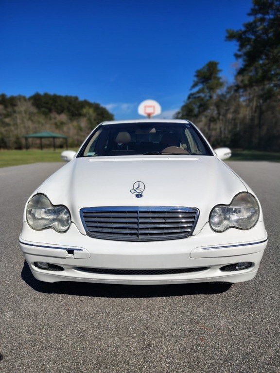 2003 Mercedes-Benz C-Class Image 2