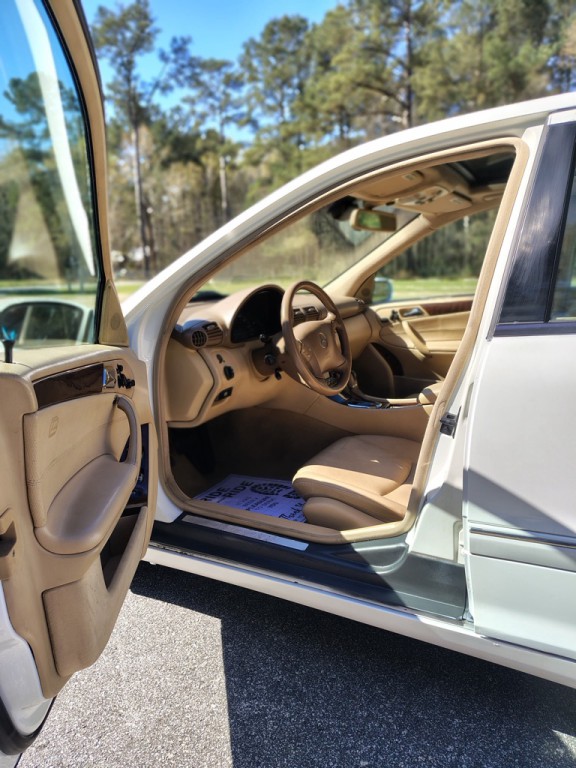 2003 Mercedes-Benz C-Class Image 9
