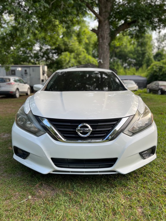 2017 Nissan Altima Image 1