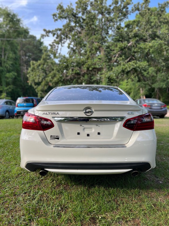 2017 Nissan Altima Image 5