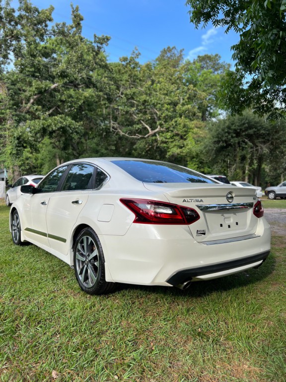 2017 Nissan Altima Image 6