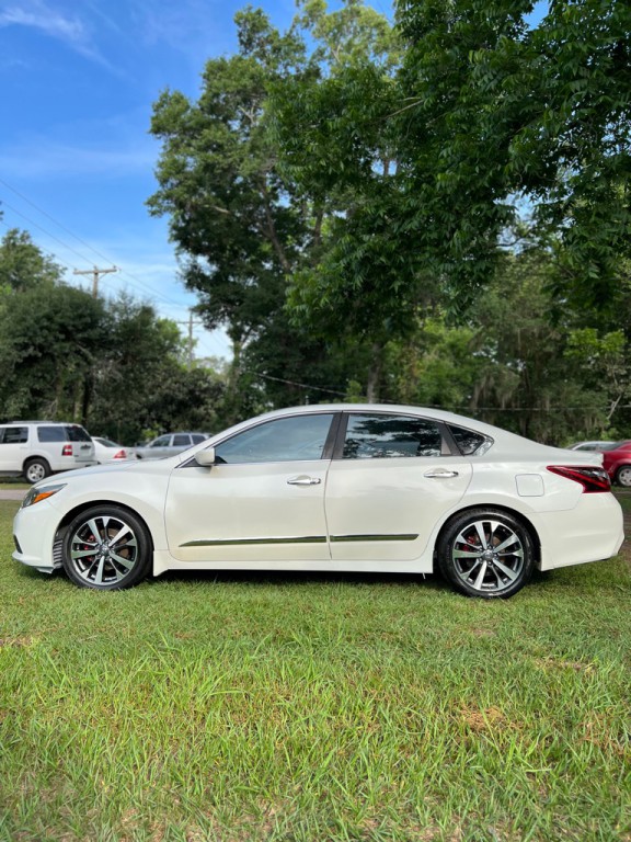 2017 Nissan Altima Image 7