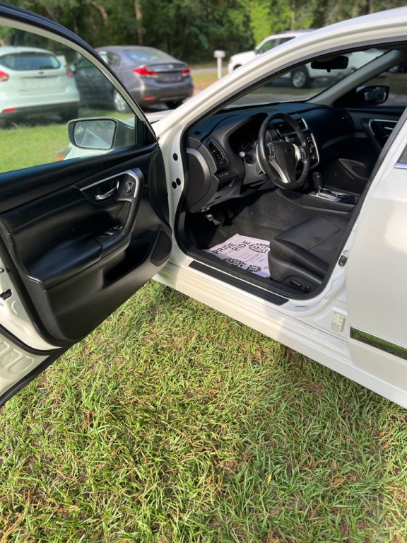 2017 Nissan Altima Image 8