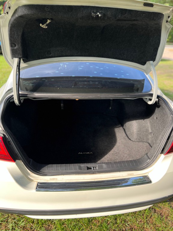 2017 Nissan Altima Image 13