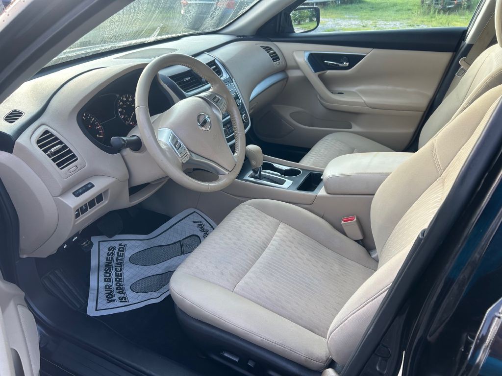 2017 Nissan Altima Image 4
