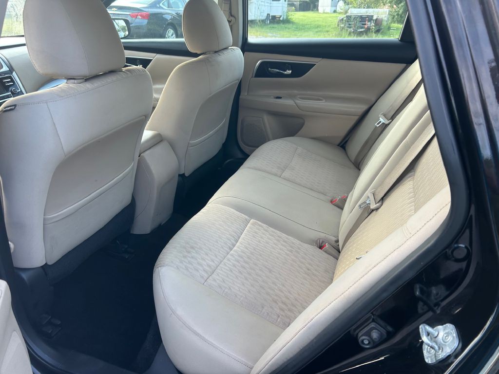 2017 Nissan Altima Image 5