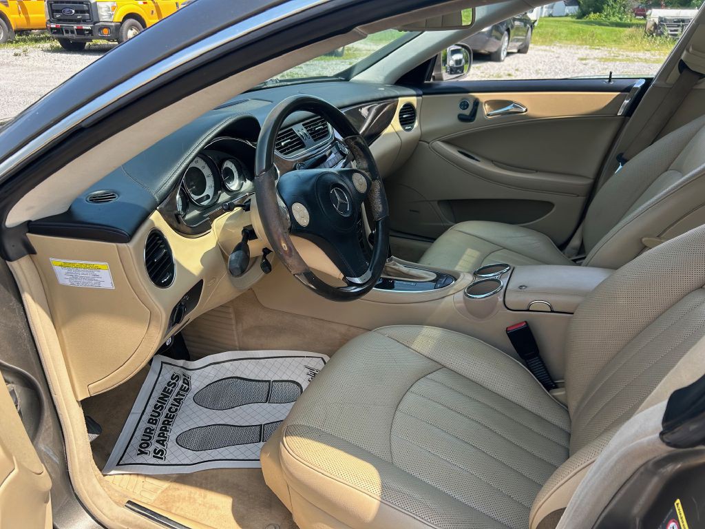 2009 Mercedes-Benz CLS-Class Image 4