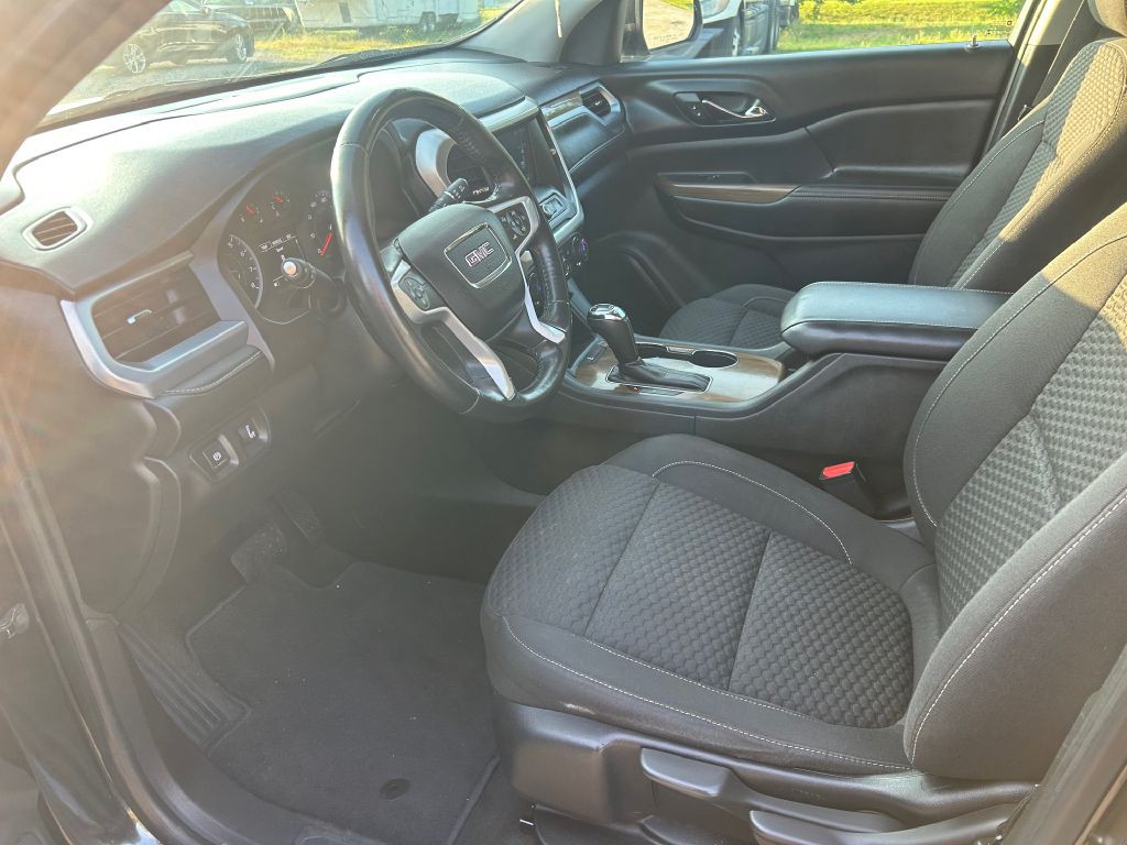 2017 GMC Acadia Image 4