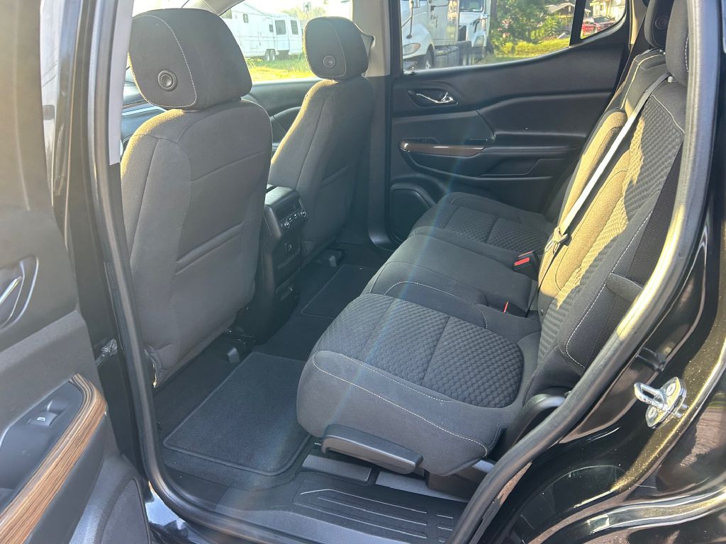 2017 GMC Acadia Image 5