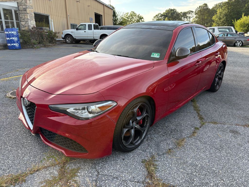 2017 Alfa Romeo Giulia Image 1
