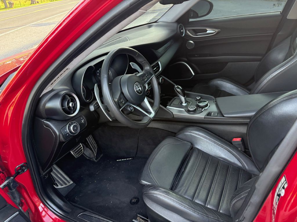 2017 Alfa Romeo Giulia Image 5