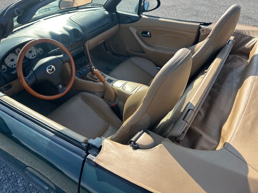 2001 Mazda MX-5 Miata Image 4
