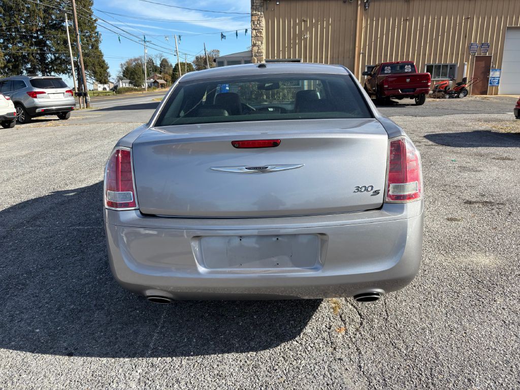2014 Chrysler 300 Image 3