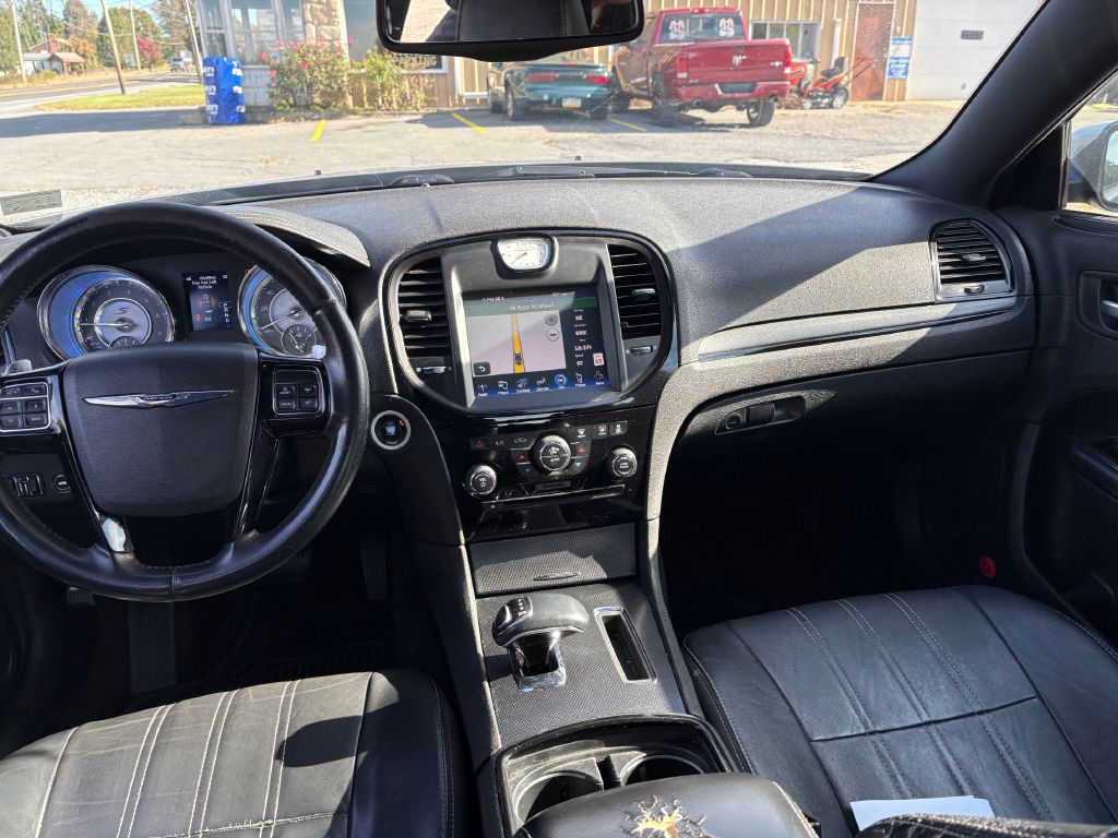 2014 Chrysler 300 Image 6
