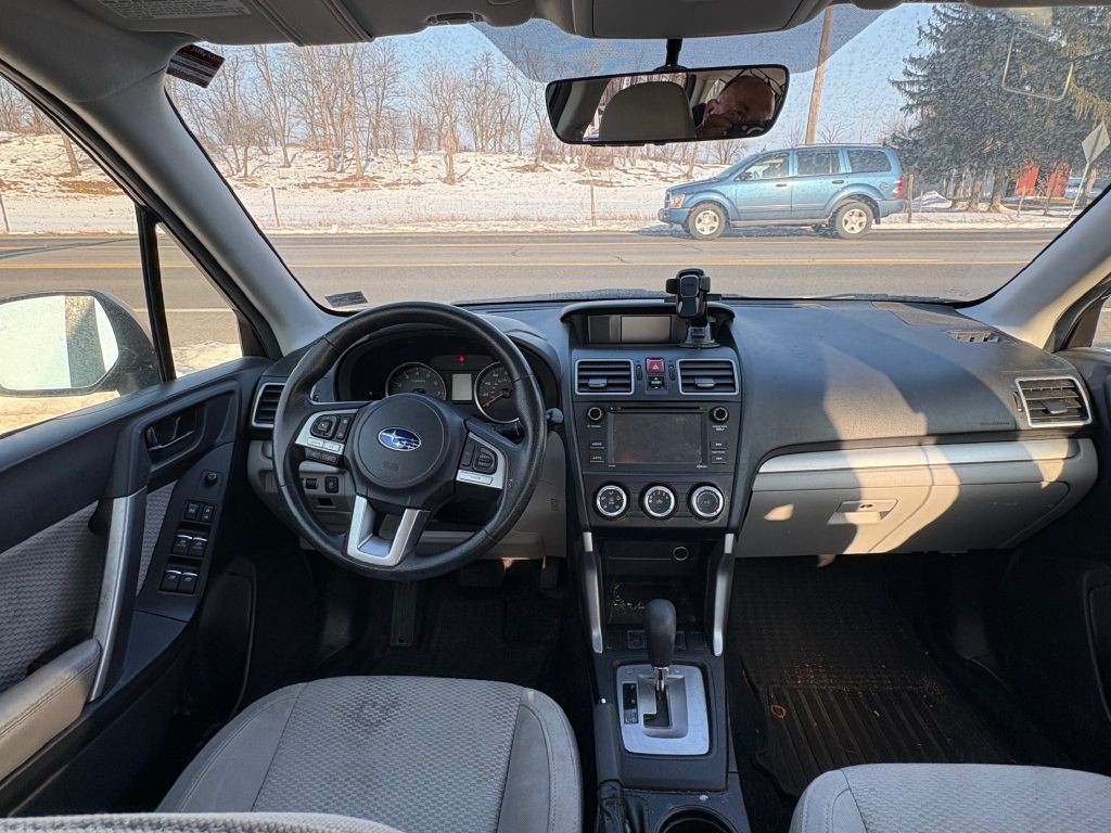 2017 Subaru Forester Image 3
