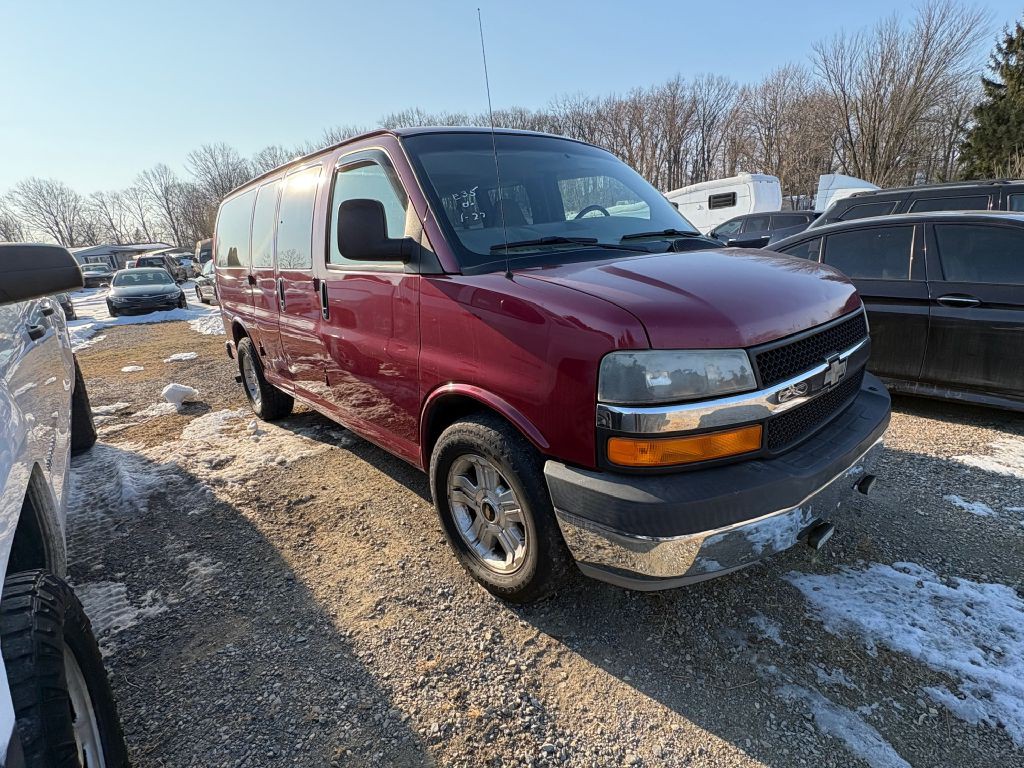 2006 Chevrolet Express Image 2