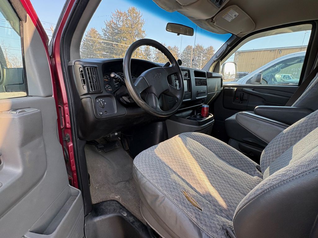 2006 Chevrolet Express Image 4