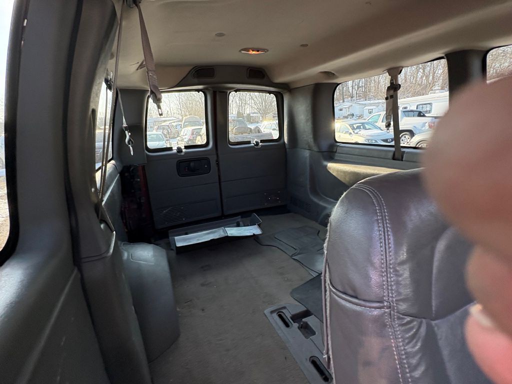 2006 Chevrolet Express Image 6