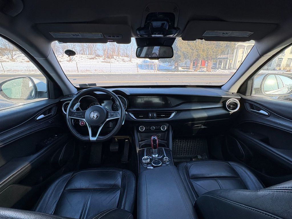 2018 Alfa Romeo Stelvio Image 4