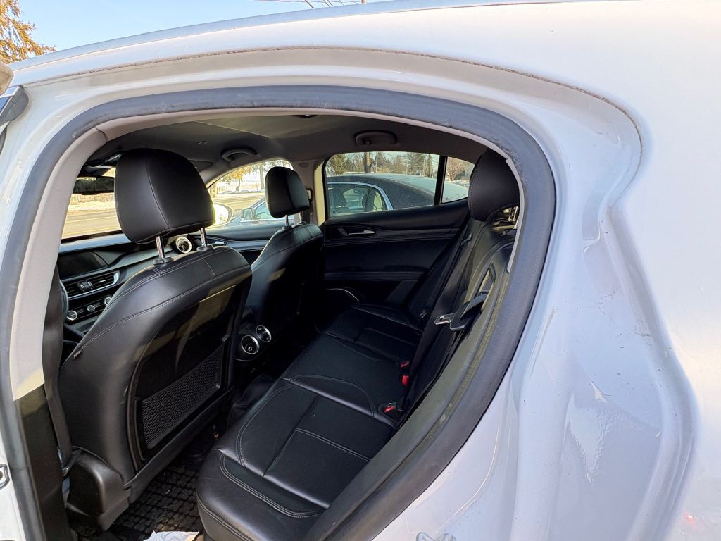 2018 Alfa Romeo Stelvio Image 5