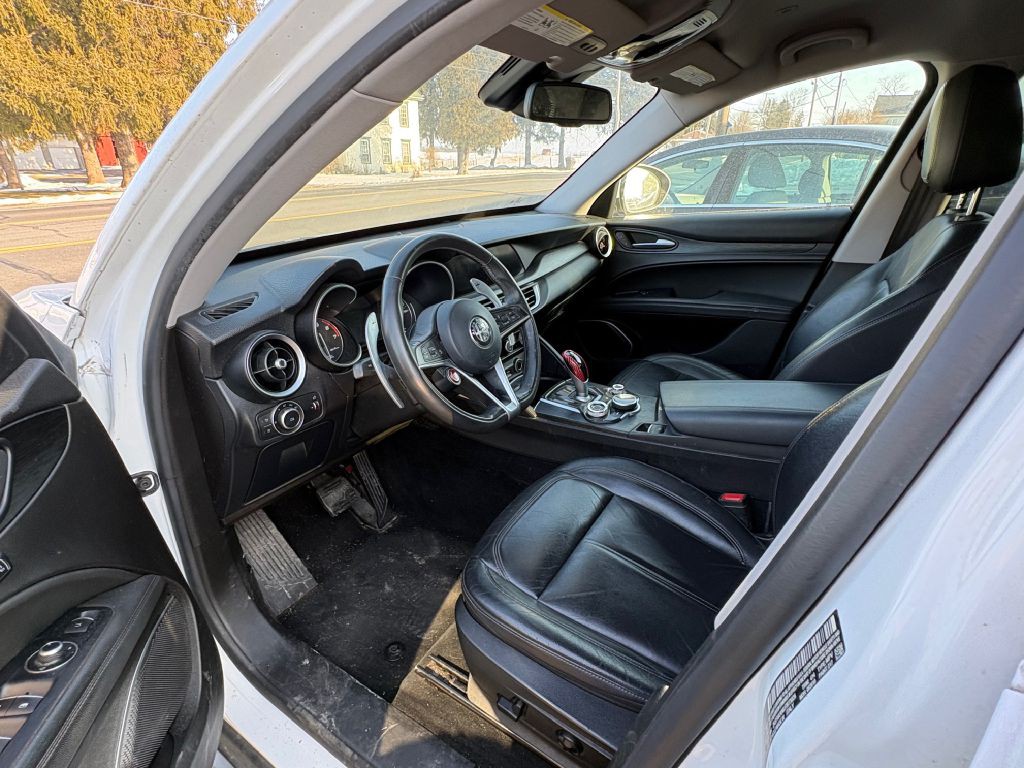 2018 Alfa Romeo Stelvio Image 6