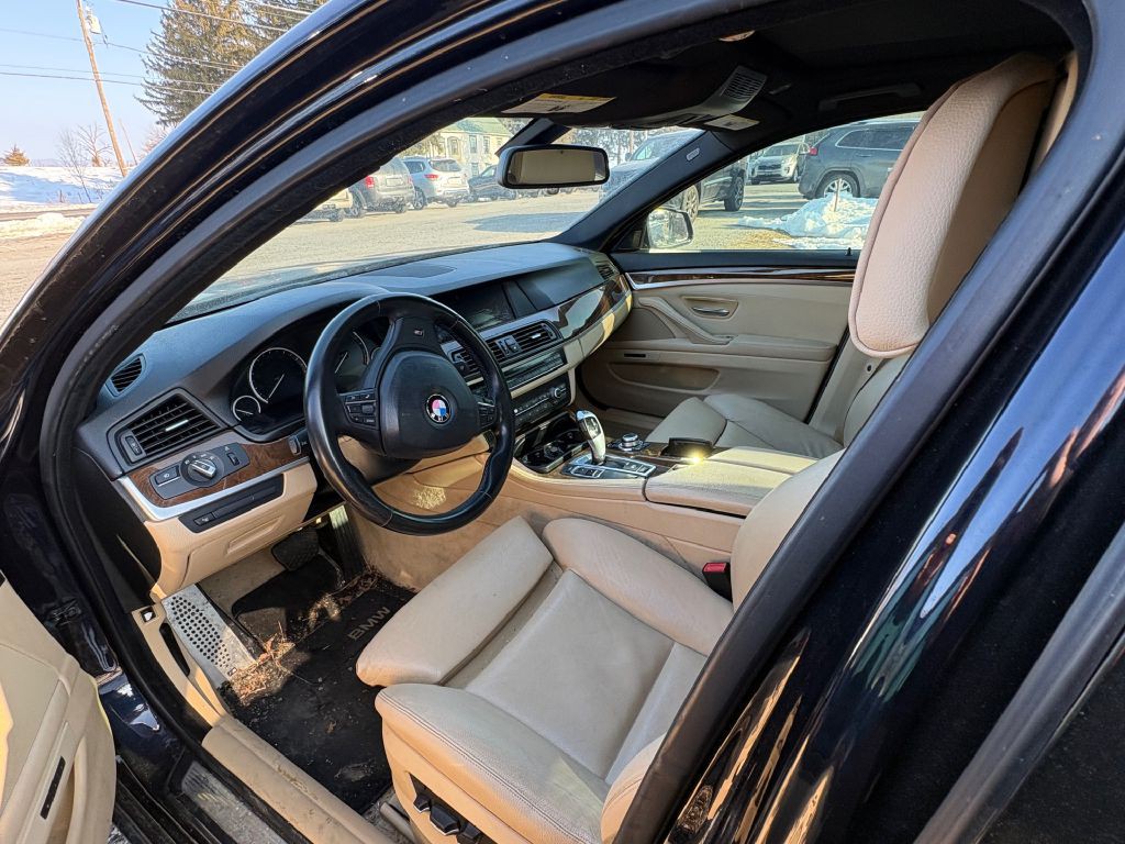 2013 BMW 5 Series Image 3