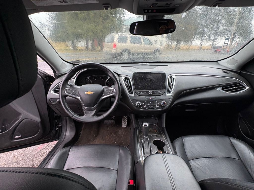 2016 Chevrolet Malibu Image 3