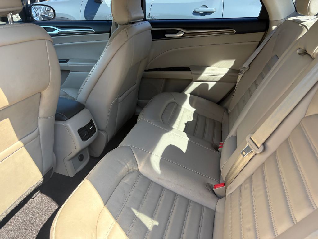 2017 Ford Fusion Image 5