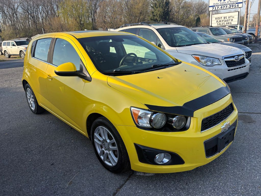 2015 Chevrolet Sonic Image 2