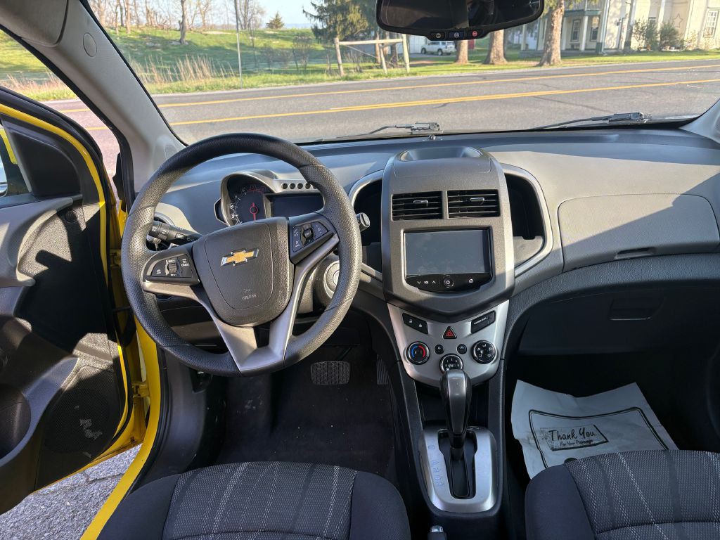 2015 Chevrolet Sonic Image 6