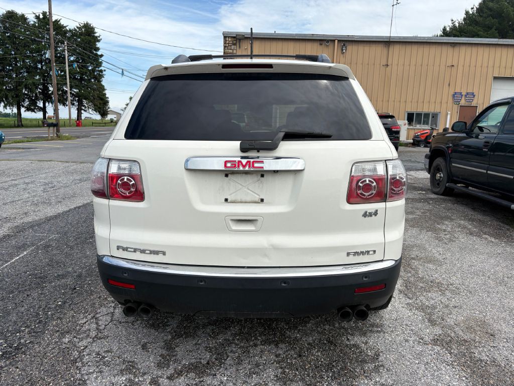 2011 GMC Acadia Image 3