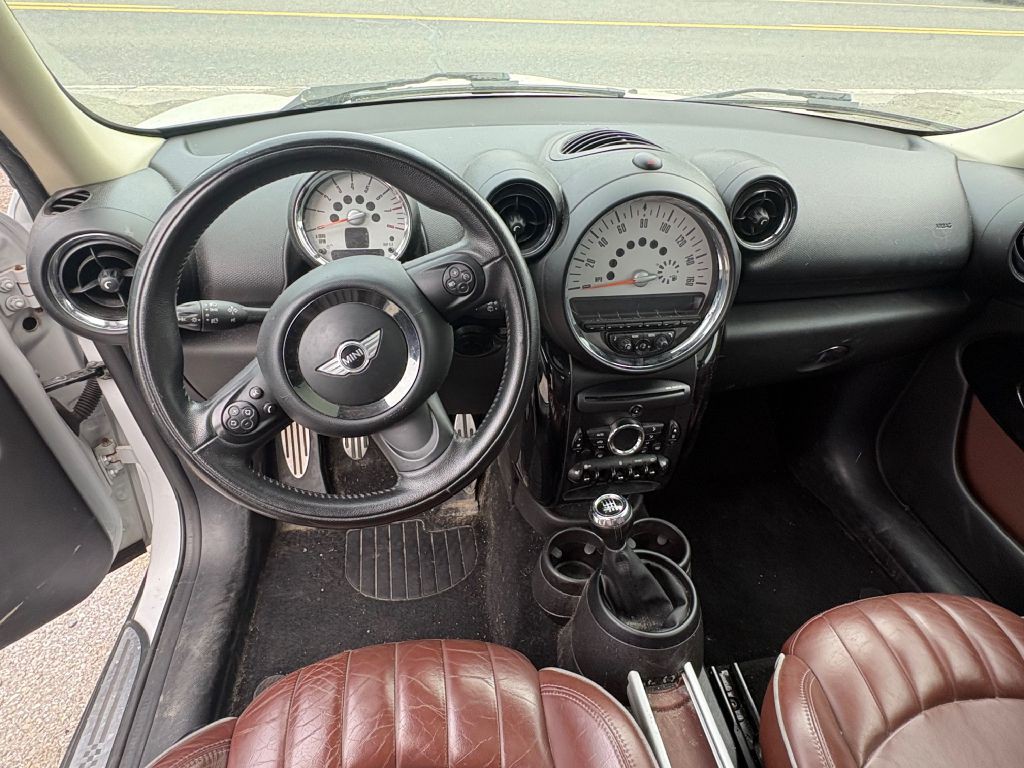 2013 MINI Cooper Image 6
