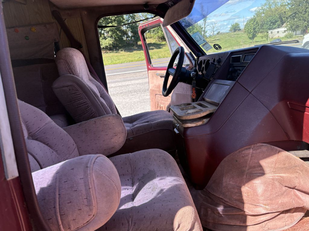 1989 GMC Rally Wagon Image 11