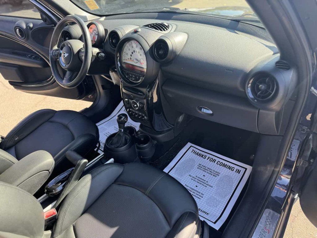2014 MINI Countryman Image 12