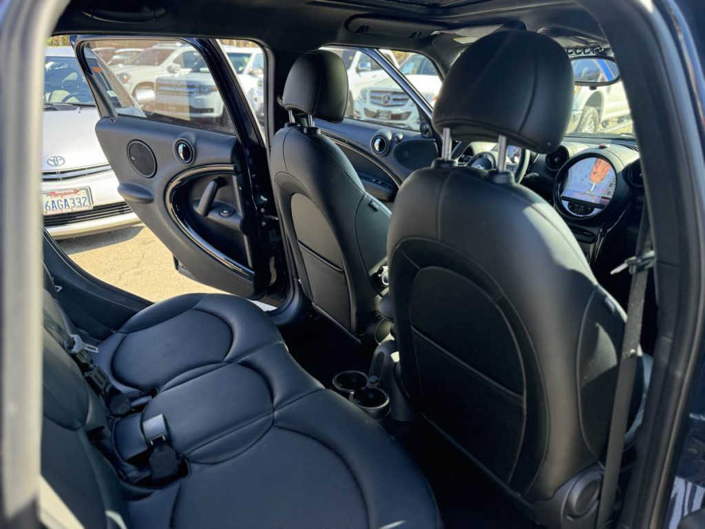 2014 MINI Countryman Image 13