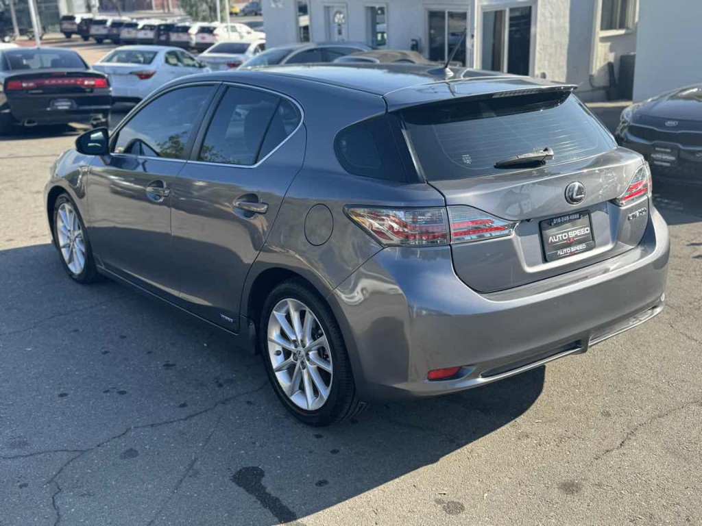 2013 Lexus CT 200h Image 5