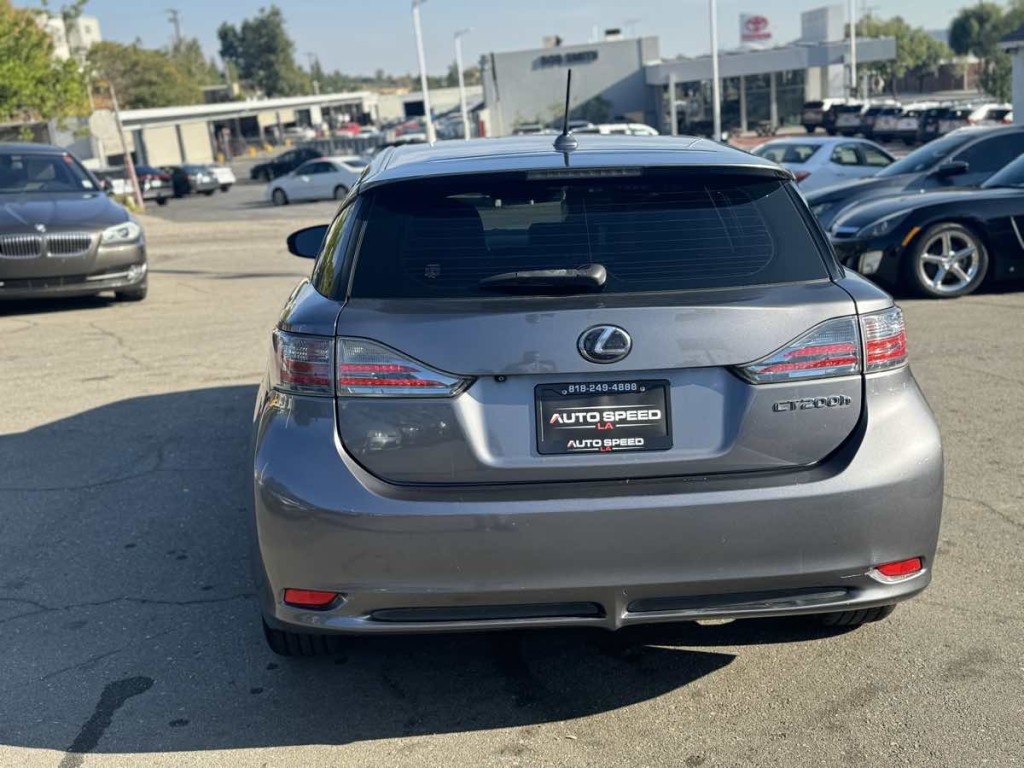 2013 Lexus CT 200h Image 6