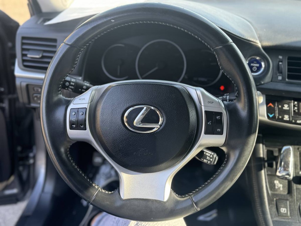 2013 Lexus CT 200h Image 18