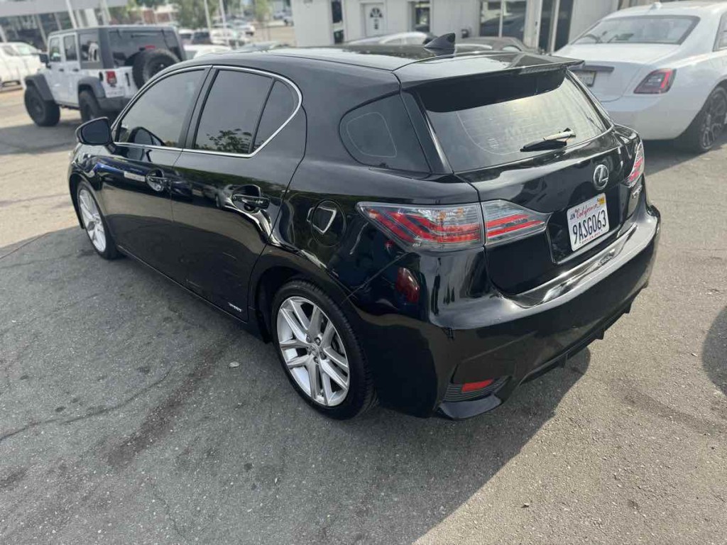 2016 Lexus CT 200h Image 4